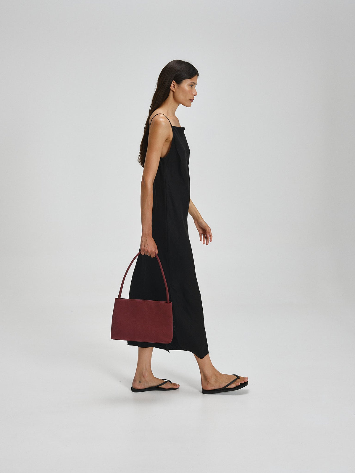 Sac Pina – Sac à bandoulière compact en cuir végétalien, lignes épurées et silhouette intemporelle