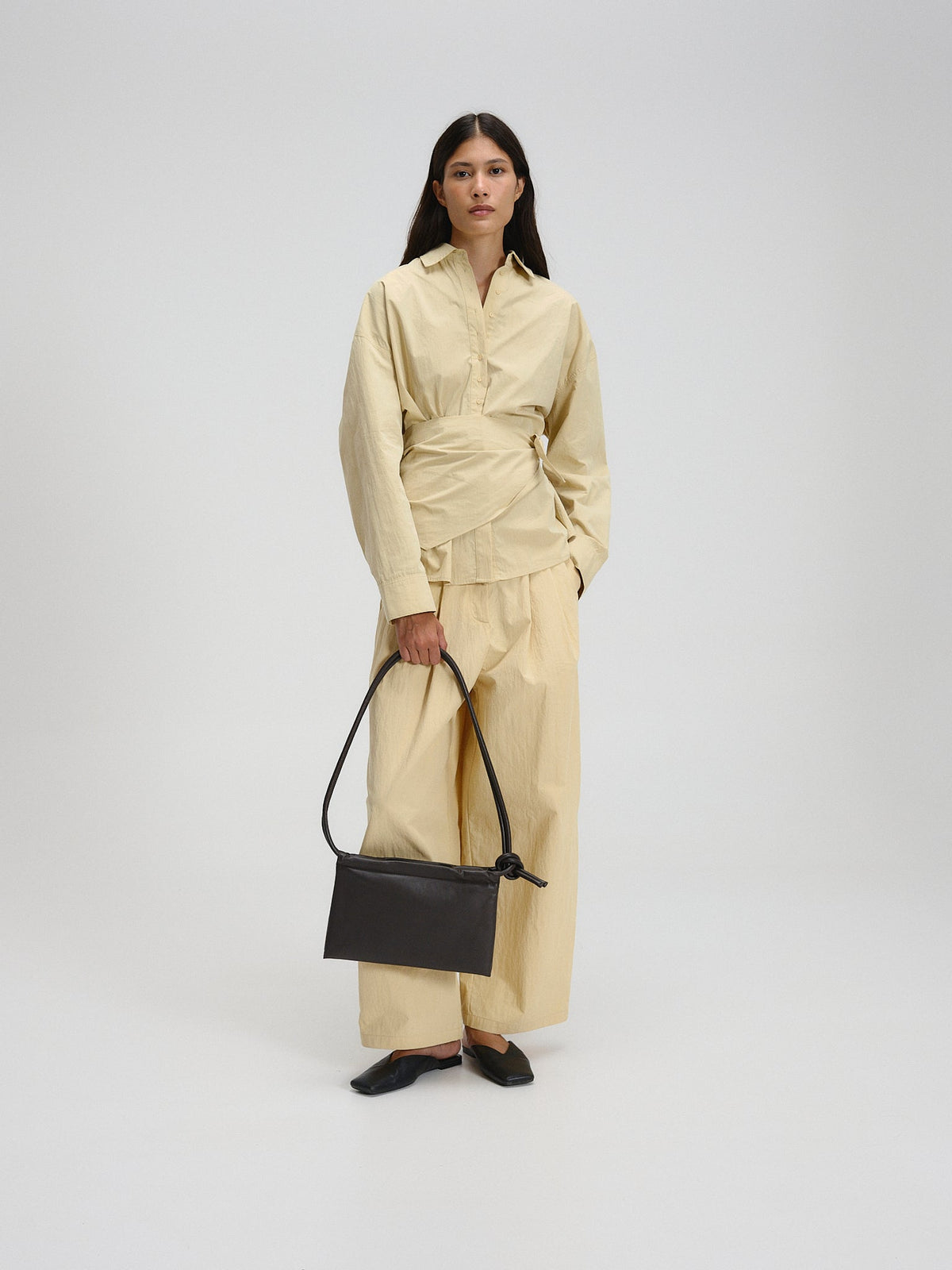 Petit sac repliable – Petit sac souple en cuir végétalien, double anse nouée à la main, fermeture éclair