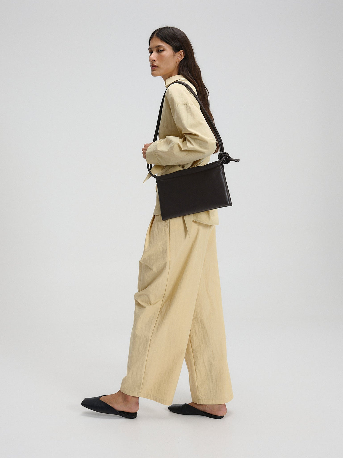 Petit sac repliable – Petit sac souple en cuir végétalien, double anse nouée à la main, fermeture éclair