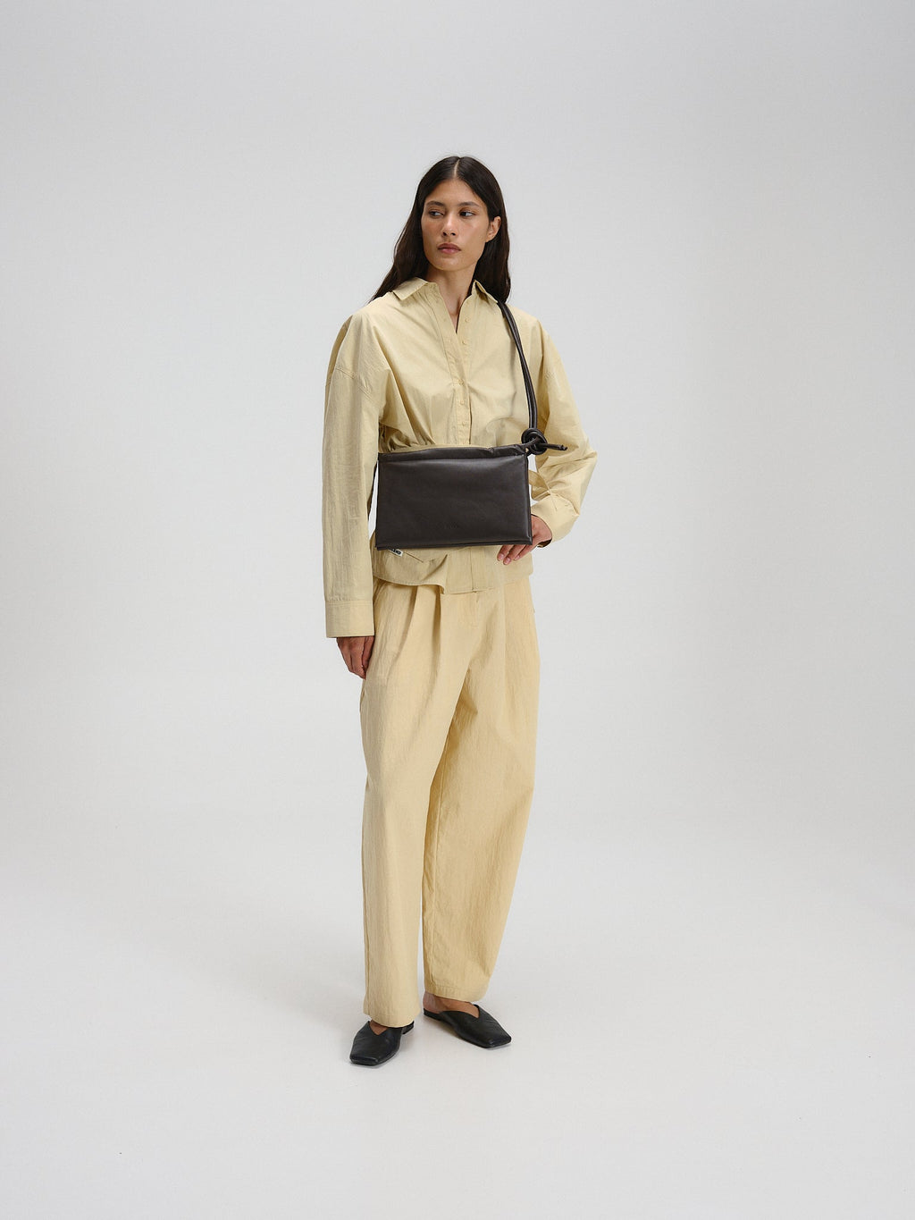 Petit sac repliable – Petit sac souple en cuir végétalien, double anse nouée à la main, fermeture éclair