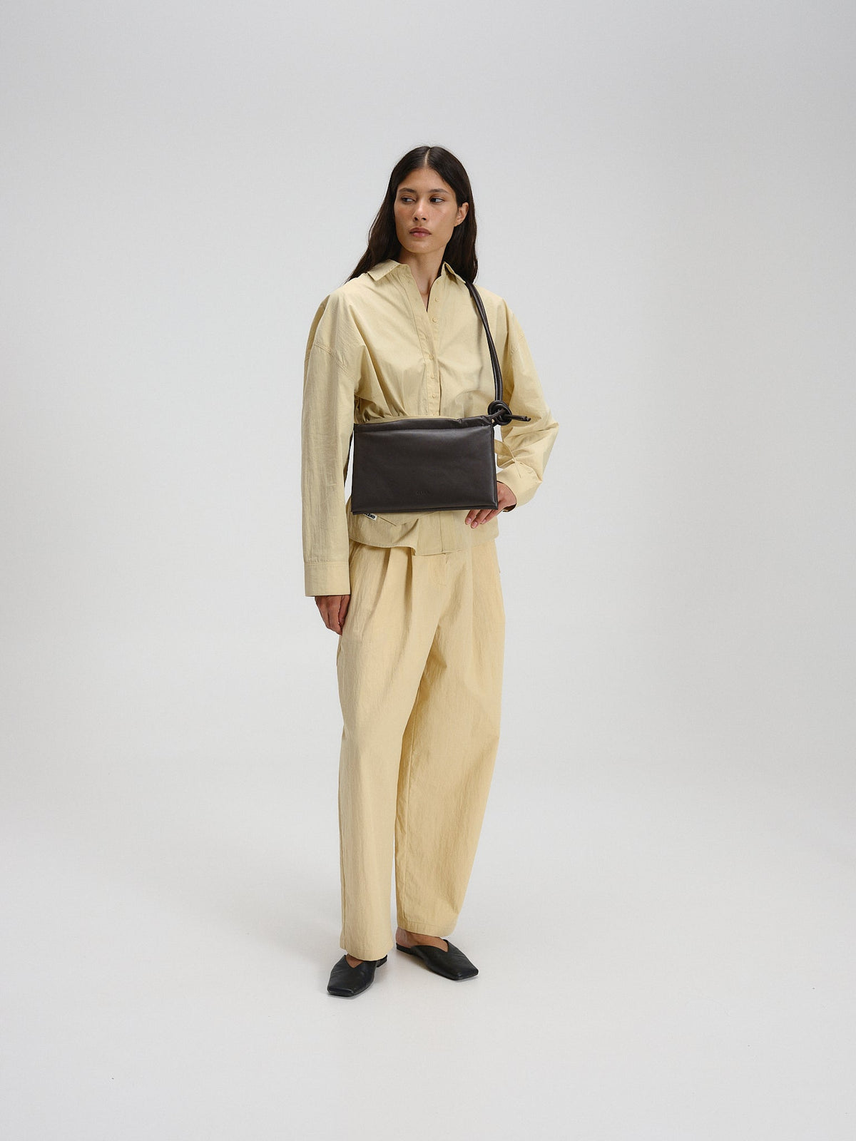 Petit sac repliable – Petit sac souple en cuir végétalien, double anse nouée à la main, fermeture éclair