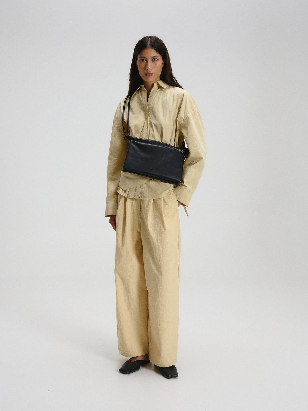 Petit sac repliable – Petit sac souple en cuir végétalien, double anse nouée à la main, fermeture éclair