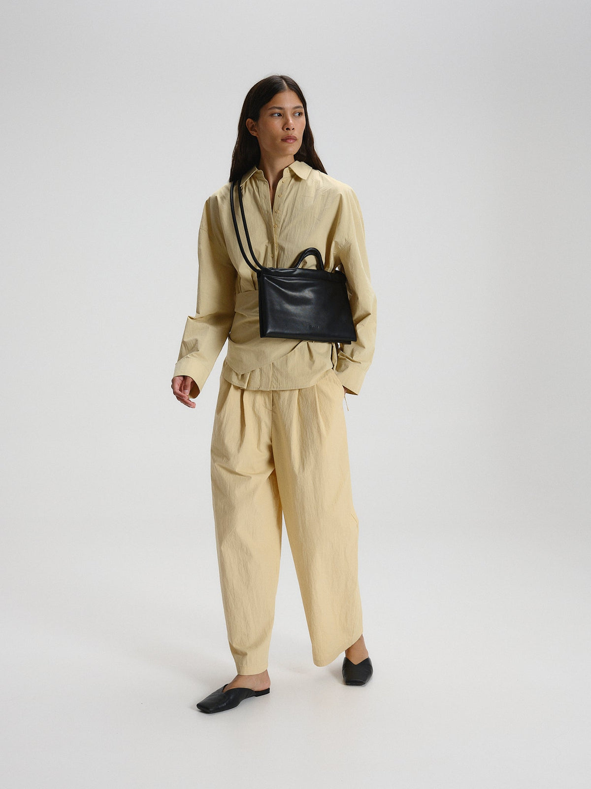Petit sac repliable – Petit sac souple en cuir végétalien, double anse nouée à la main, fermeture éclair
