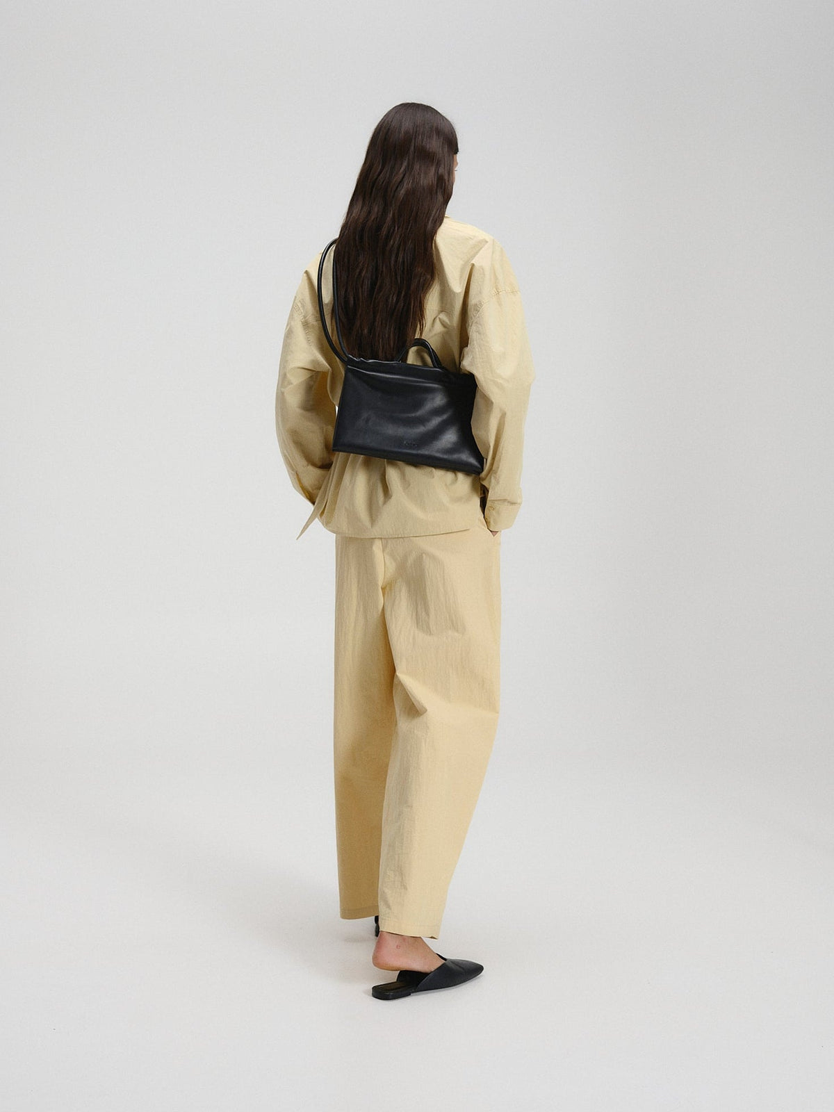Petit sac repliable – Petit sac souple en cuir végétalien, double anse nouée à la main, fermeture éclair