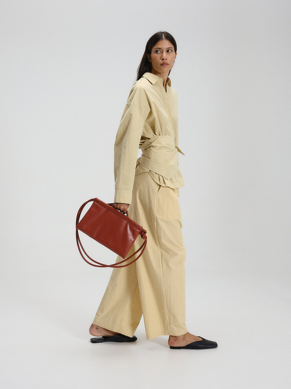 Petit sac repliable – Petit sac souple en cuir végétalien, double anse nouée à la main, fermeture éclair
