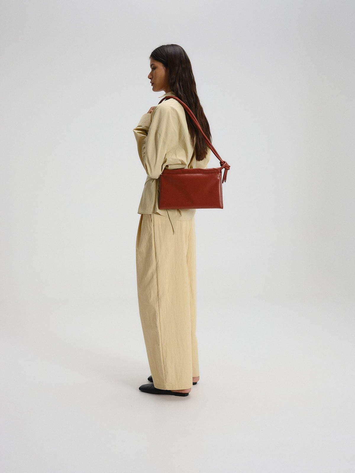 Petit sac repliable – Petit sac souple en cuir végétalien, double anse nouée à la main, fermeture éclair