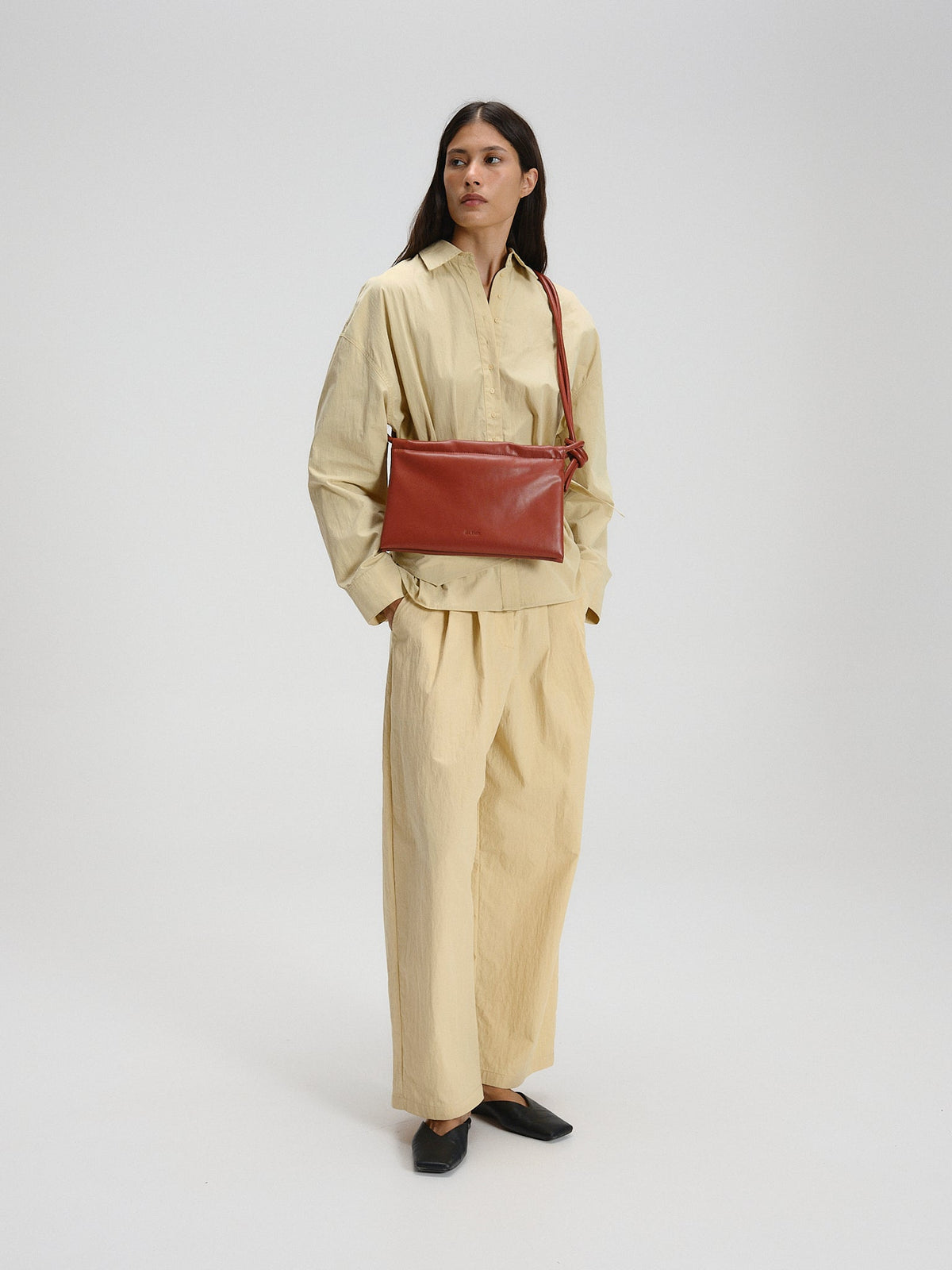 Petit sac repliable – Petit sac souple en cuir végétalien, double anse nouée à la main, fermeture éclair