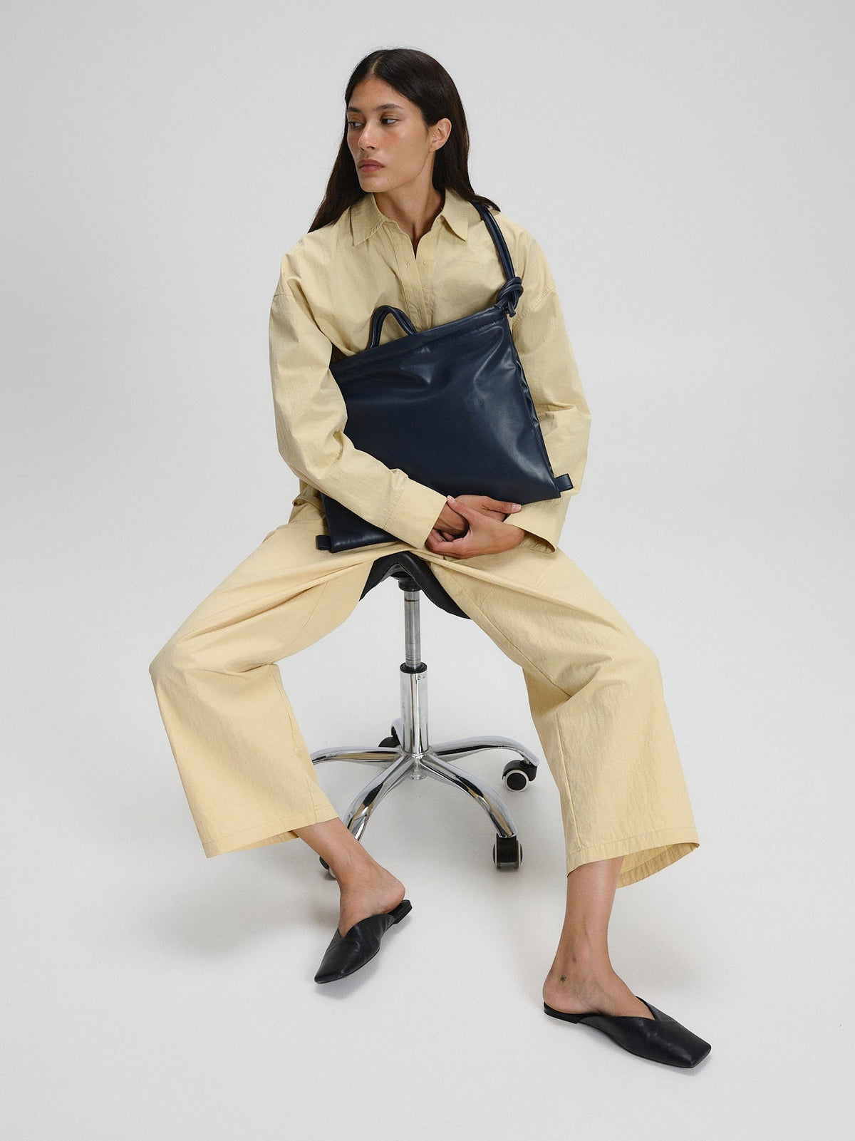 Sac pliable – Sac polyvalent en cuir végétalien, porté en cabas, en bandoulière ou en sac à dos