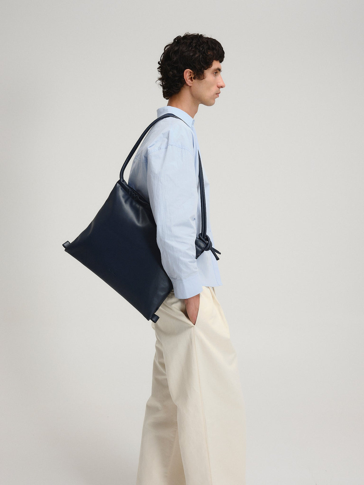 Sac pliable – Sac polyvalent en cuir végétalien, porté en cabas, en bandoulière ou en sac à dos