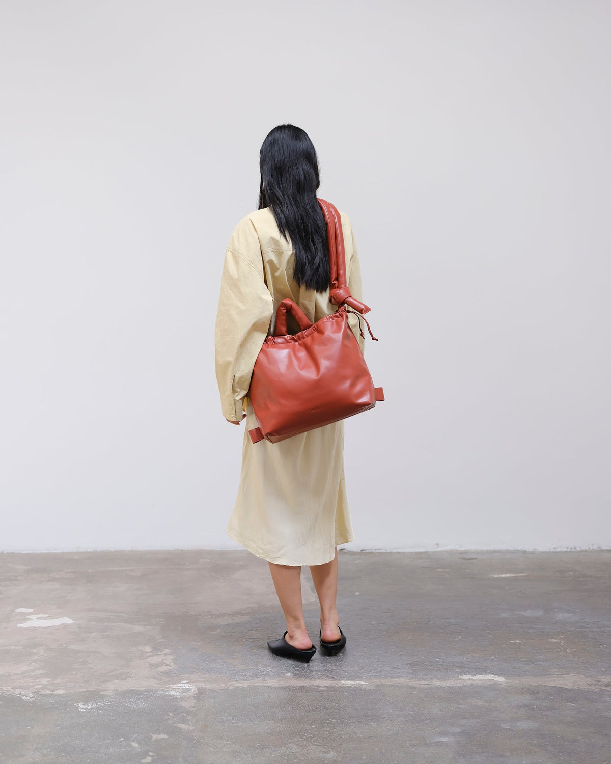 Ona Vegan Leather – Sac en cuir vegan rembourré et résistant à l'eau, peut accueillir des ordinateurs portables jusqu'à 17"