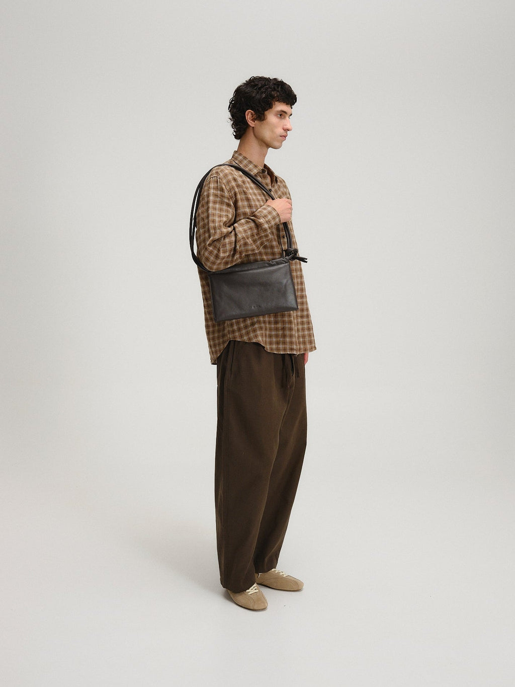 Petit sac repliable – Petit sac souple en cuir végétalien, double anse nouée à la main, fermeture éclair