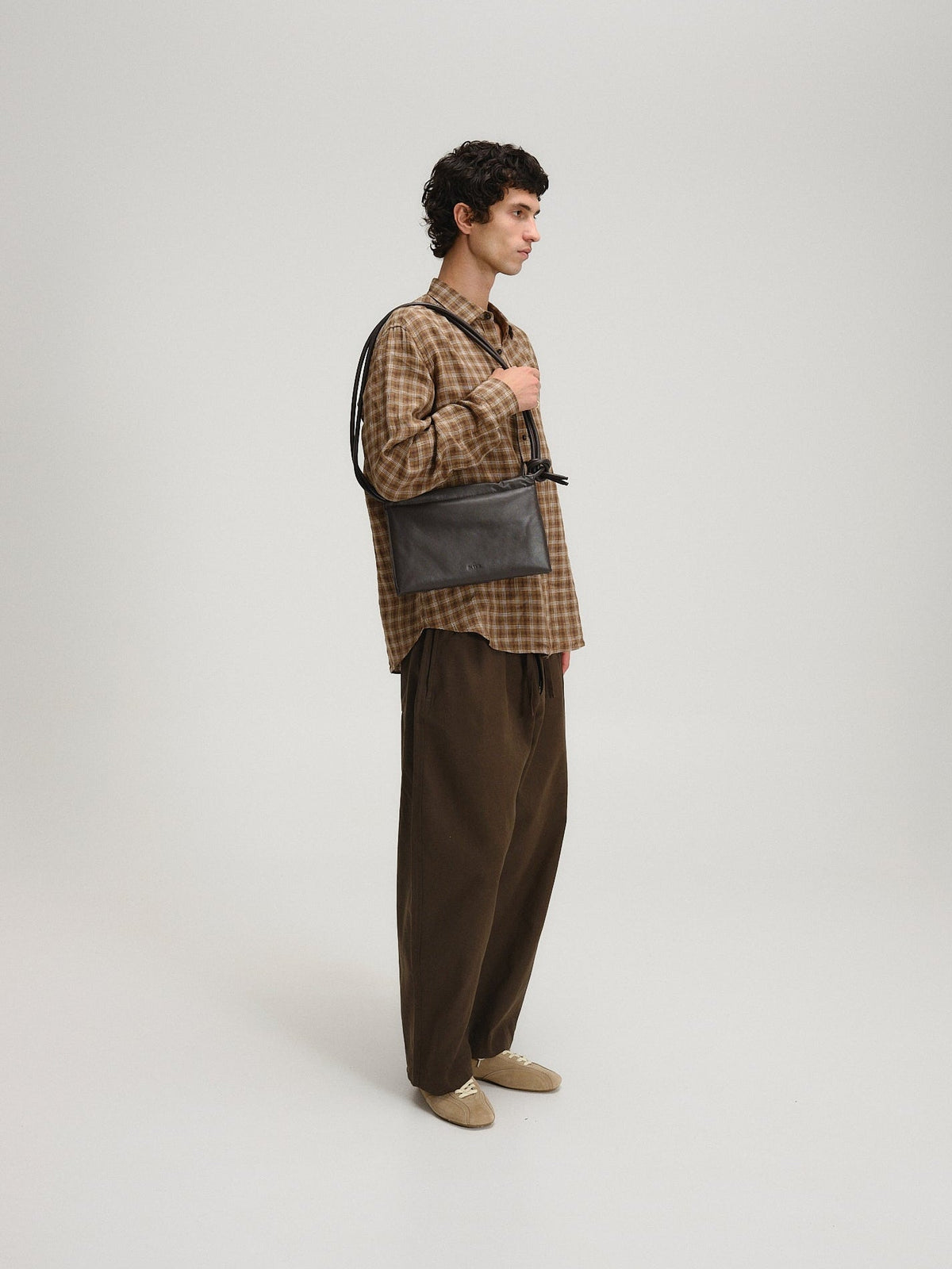 Petit sac repliable – Petit sac souple en cuir végétalien, double anse nouée à la main, fermeture éclair