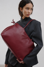 Sac Milos – Tote en cuir vegan souple, liens latéraux réglables, peut contenir votre ordinateur portable