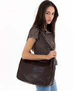Sac cabas à anses longues et fines, finition aspect cuir lisse