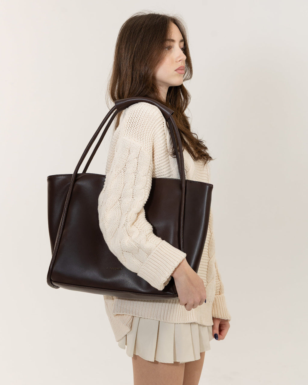 Cabas minimaliste noir, élégant et épuré